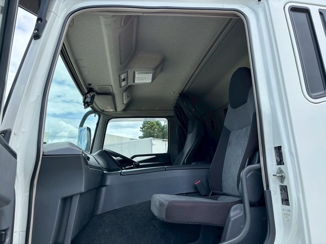 Mitsubishi Fuso Super Great thumbnail 6