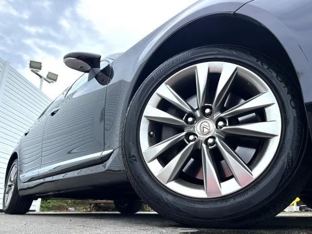 Lexus LS600h thumbnail 4