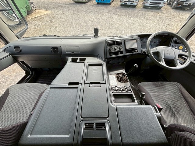 Mitsubishi Fuso Super Great thumbnail 7