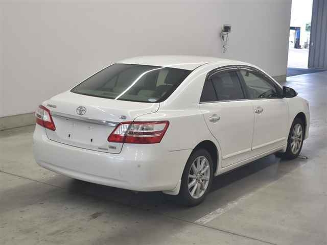 Toyota PREMIO thumbnail 3