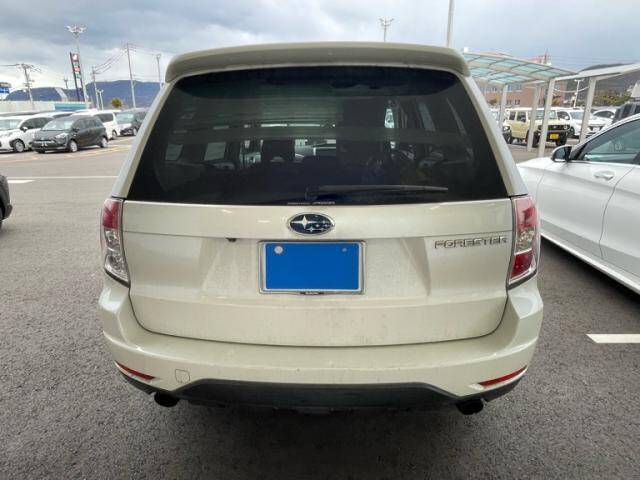 Subaru FORESTER thumbnail 8