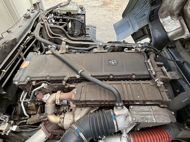 Mitsubishi Fuso Super Great thumbnail 8
