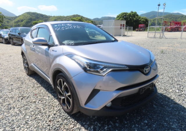 Toyota C-HR thumbnail 2