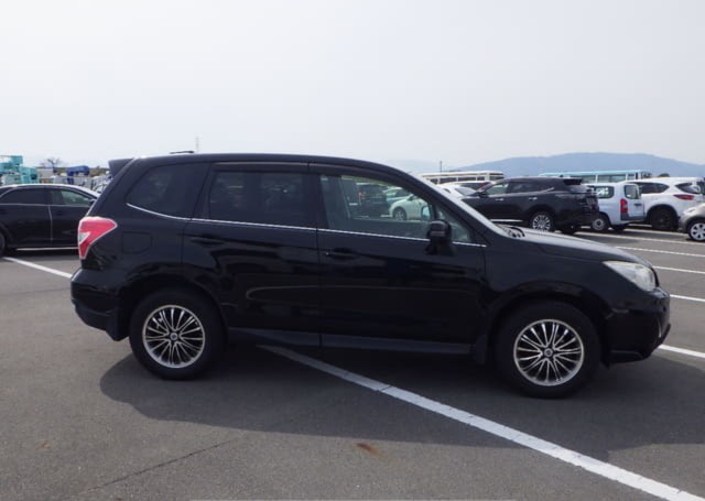 Subaru FORESTER thumbnail 4