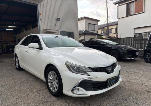 Toyota Mark X thumbnail 2