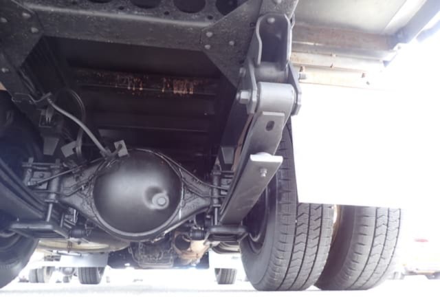 Isuzu ELF TRUCK thumbnail 10