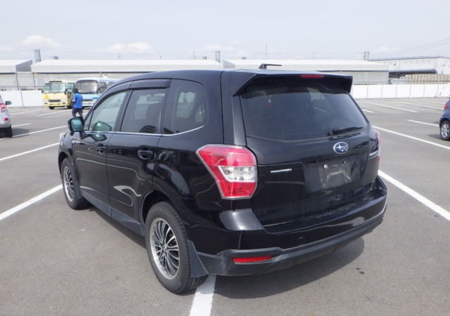 Subaru FORESTER thumbnail 5