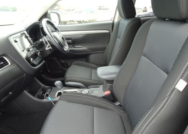 Mitsubishi Outlander thumbnail 8