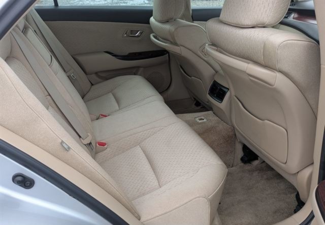 Toyota CROWN thumbnail 8