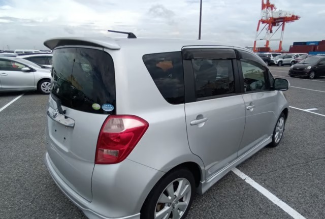 Toyota Ractis G S Package thumbnail 4