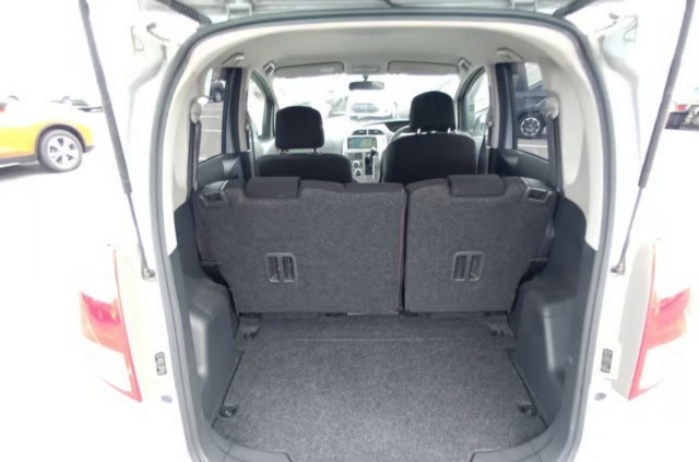 Toyota Ractis G S Package thumbnail 6