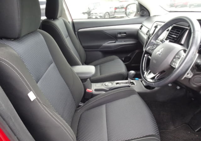 Mitsubishi Outlander thumbnail 9