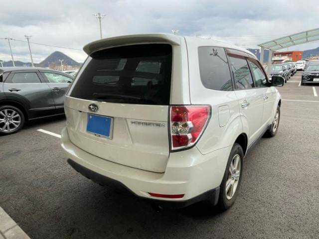 Subaru FORESTER thumbnail 4