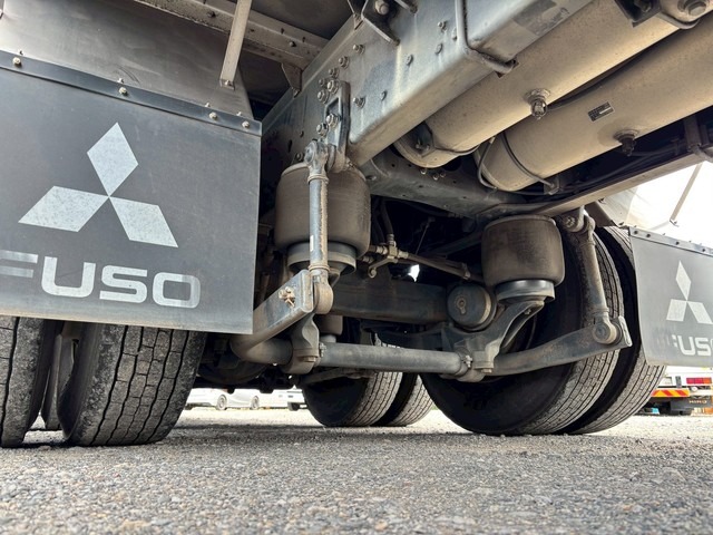 Mitsubishi Fuso Super Great thumbnail 10