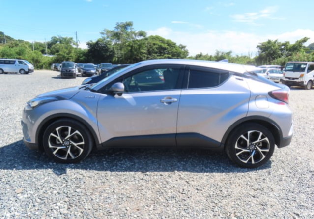 Toyota C-HR thumbnail 4
