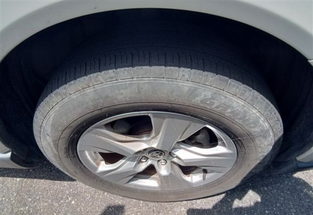 TOYOTA HARRIER thumbnail 10