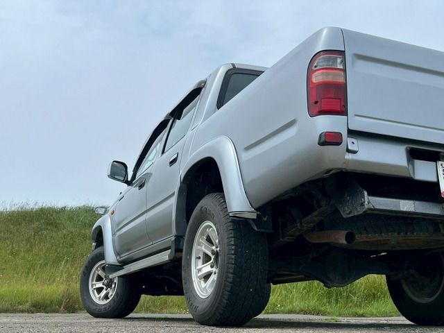 TOYOTA HILUX thumbnail 13