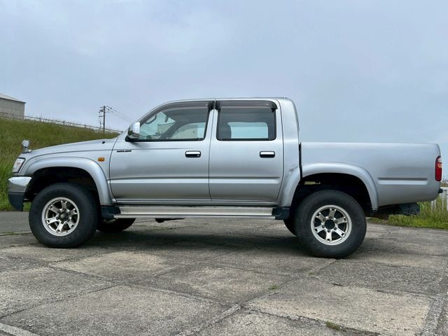 TOYOTA HILUX thumbnail 6