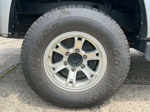 TOYOTA HILUX thumbnail 16
