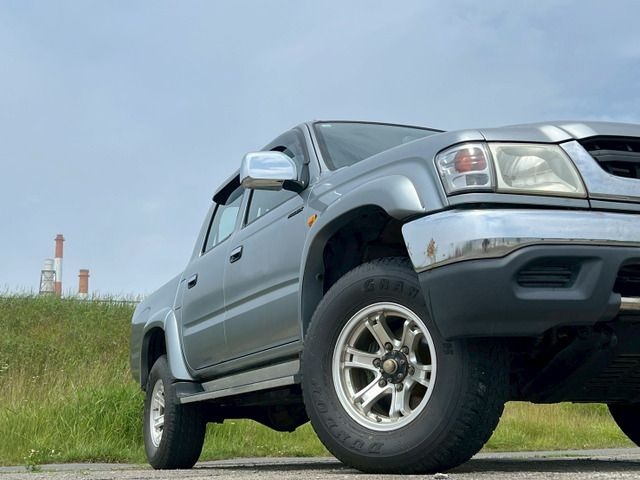 TOYOTA HILUX thumbnail 5