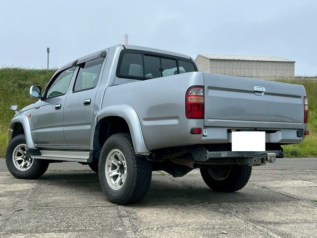 TOYOTA HILUX thumbnail 7