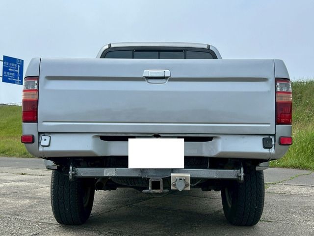 TOYOTA HILUX thumbnail 8