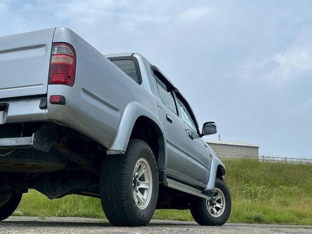 TOYOTA HILUX thumbnail 14