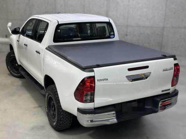 TOYOTA HILUX thumbnail 7