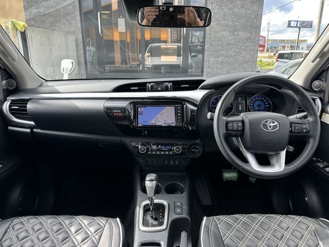 TOYOTA HILUX thumbnail 11
