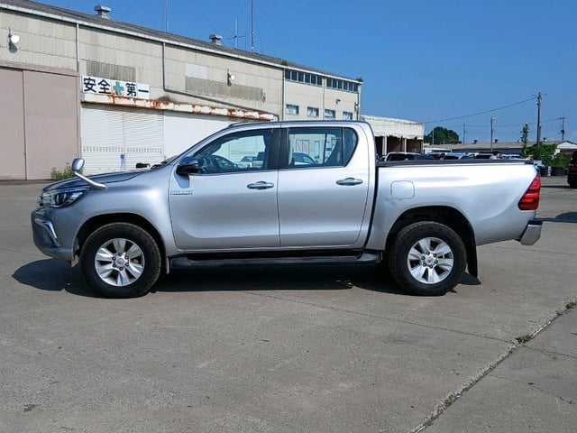 TOYOTA HILUX thumbnail 4