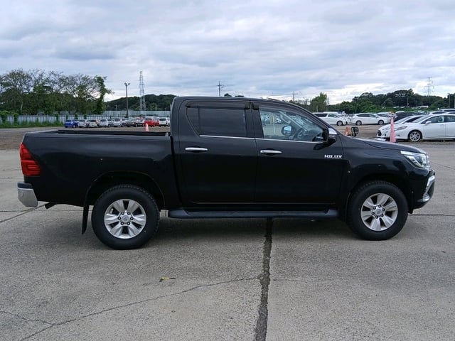 TOYOTA HILUX thumbnail 8