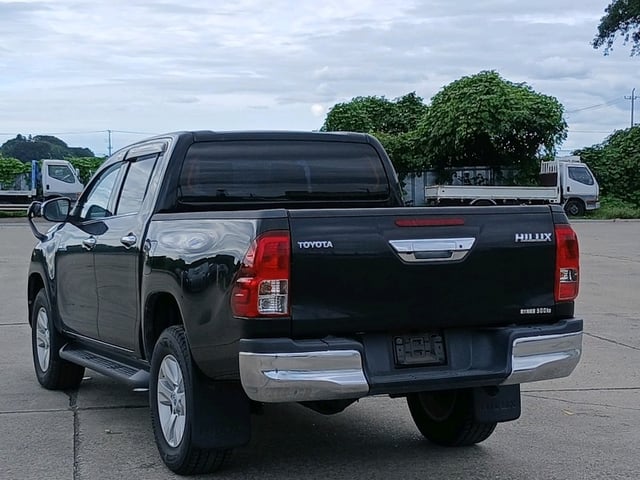 TOYOTA HILUX thumbnail 5
