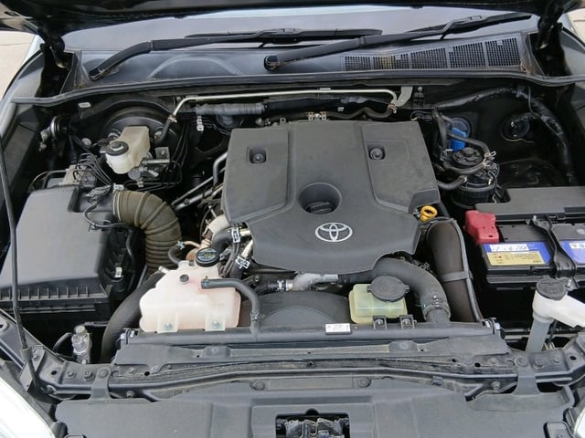 TOYOTA HILUX thumbnail 11
