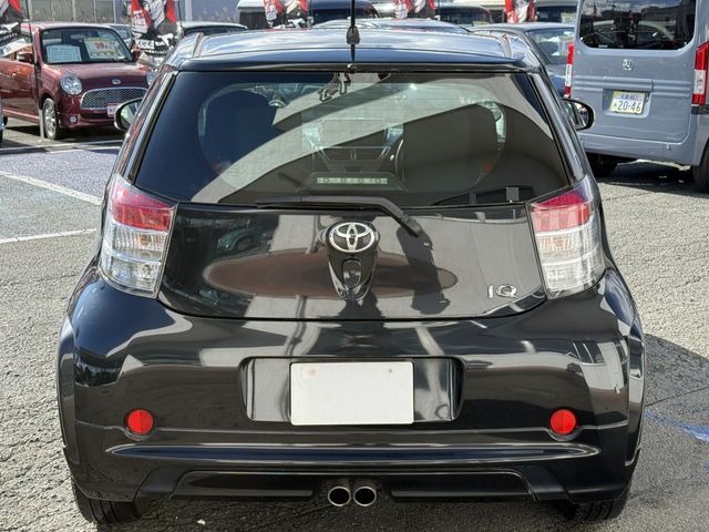 TOYOTA IQ thumbnail 5