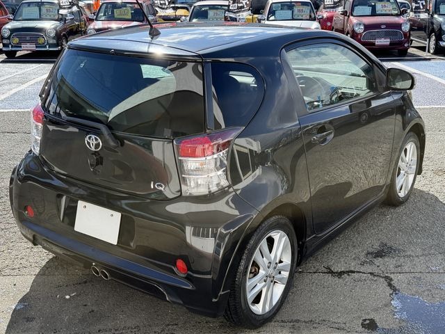 TOYOTA IQ thumbnail 4