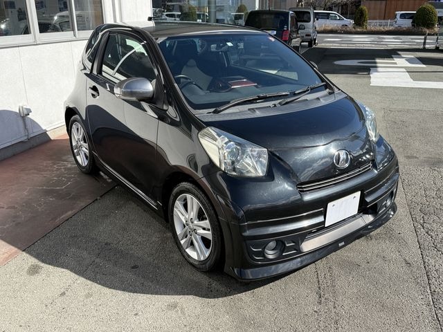 TOYOTA IQ thumbnail 3