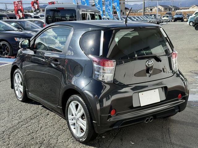 TOYOTA IQ thumbnail 6