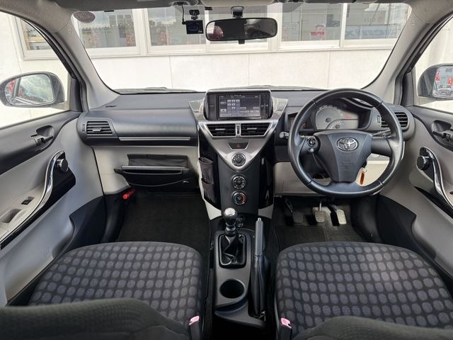 TOYOTA IQ thumbnail 7
