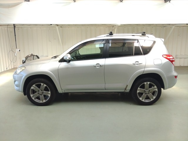 Toyota RAV4 thumbnail 3